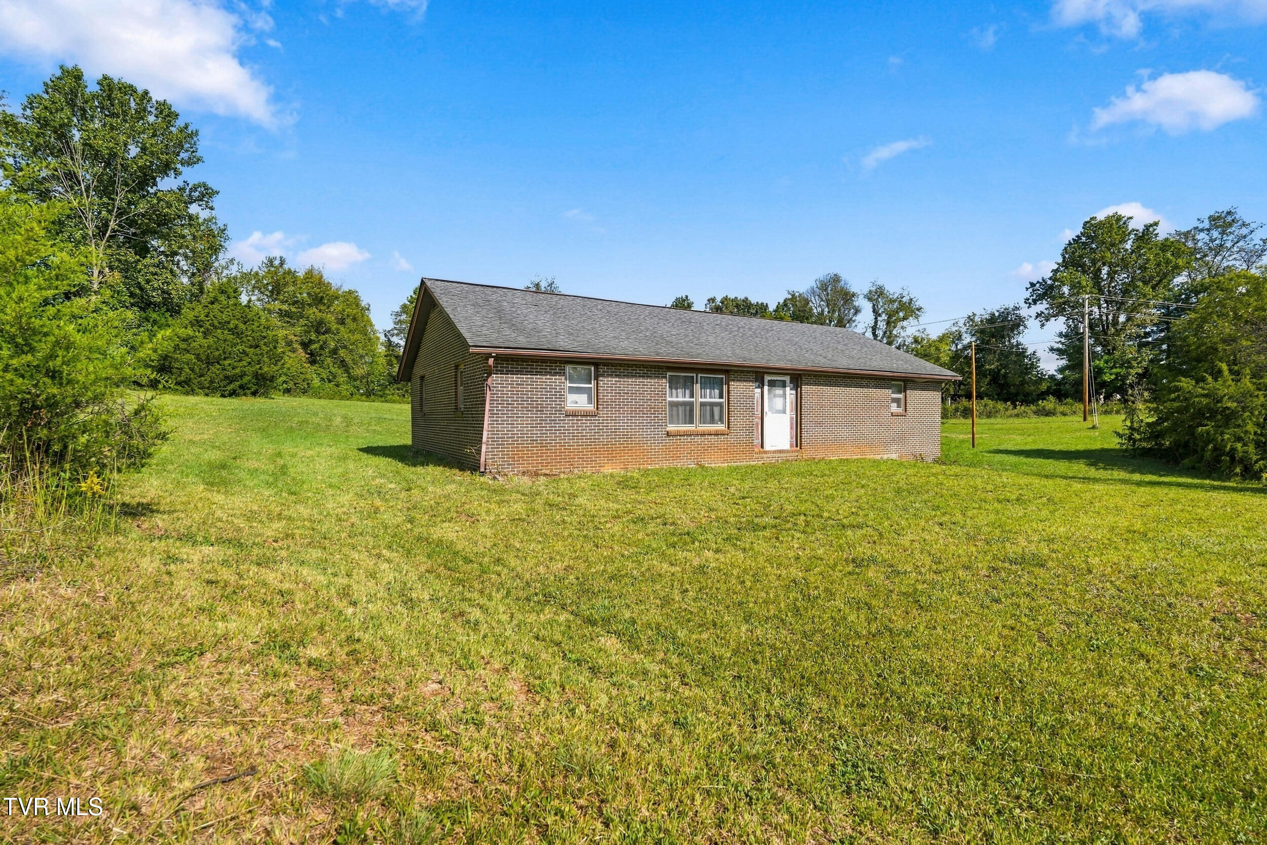 800 Antioch Road Johnson City, TN 37604 - Photo 2 of 30 3_800 antioch rd-14