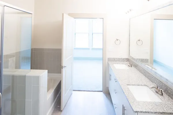 $1,942 | 2100 Moser Avenue, Unit 303, Dallas, TX 75206
