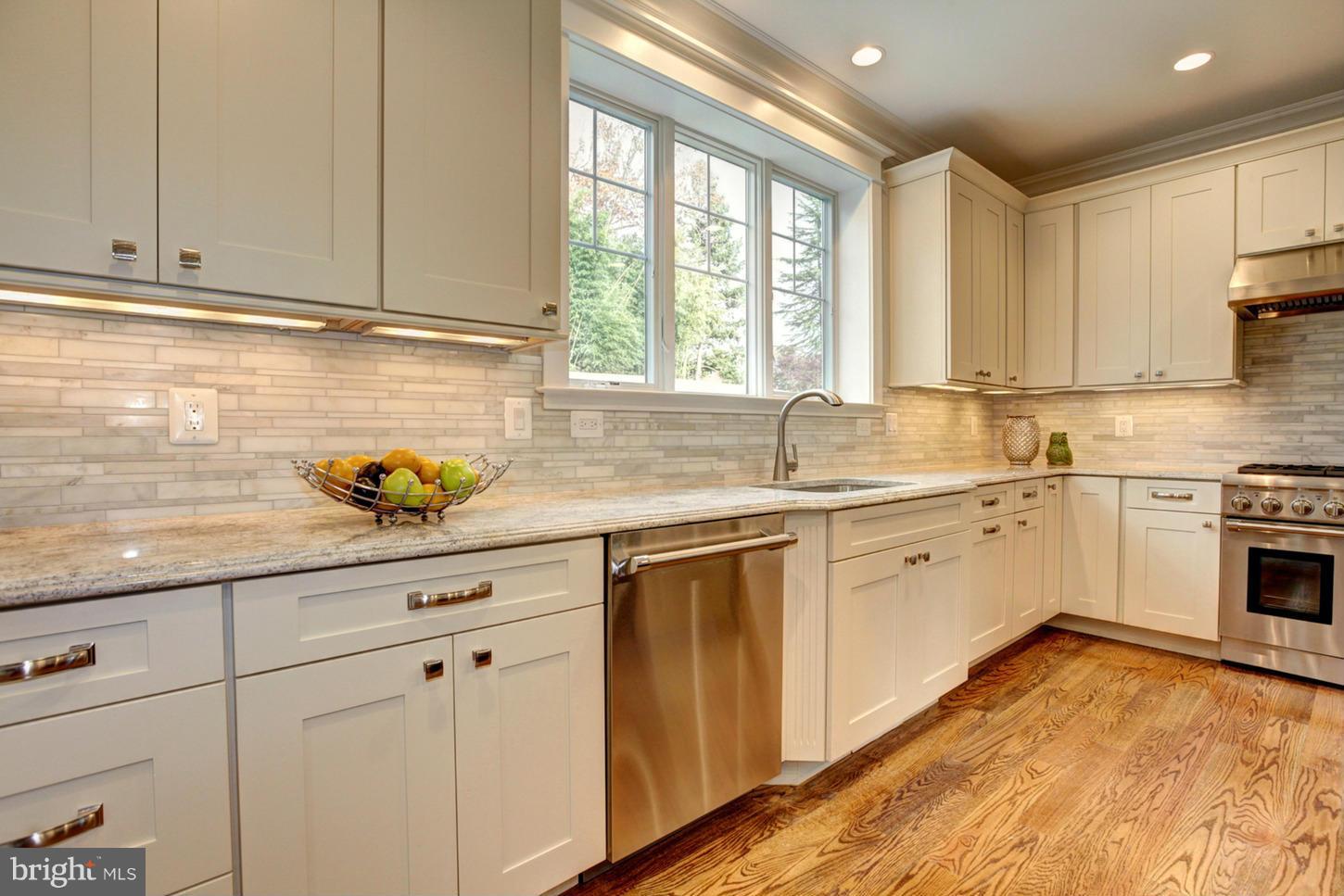 6017 Walhonding Road Bethesda, MD 20816 - Photo 10 of 30 Kitchen
