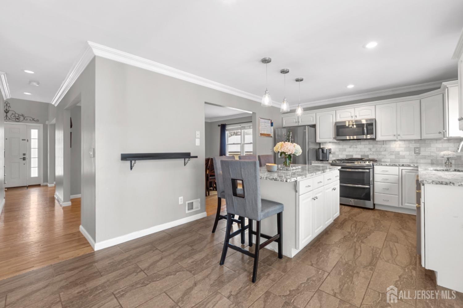 8 Harmony Way Sewaren, NJ 07077 - Photo 12 of 31