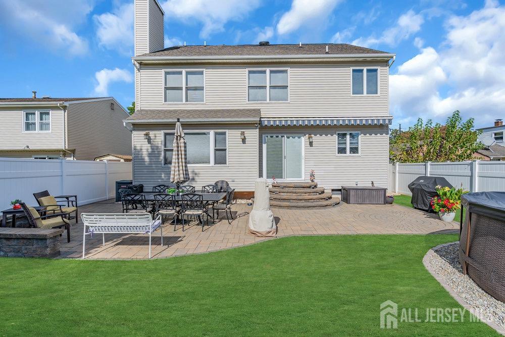 8 Harmony Way Sewaren, NJ 07077 - Photo 7 of 31