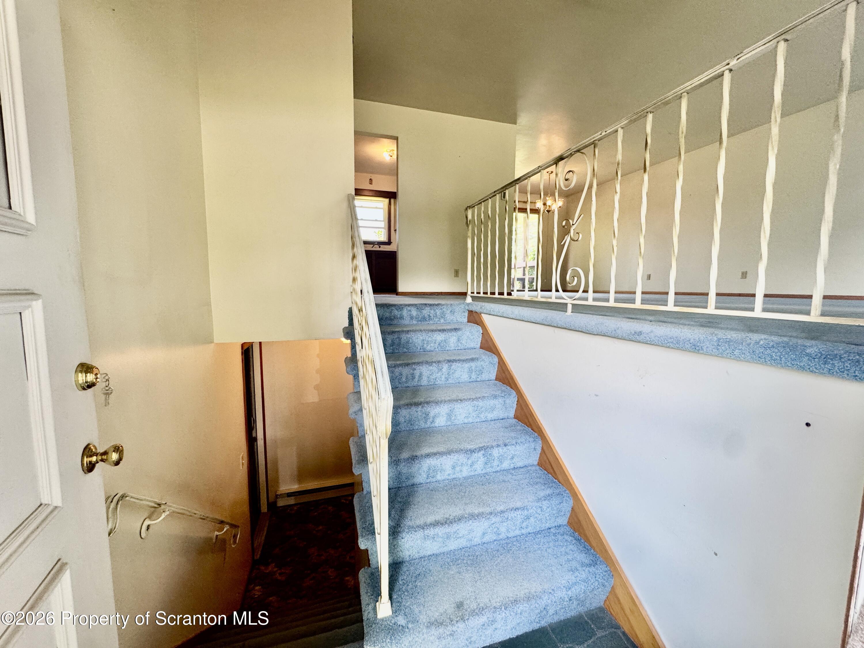 201 Appletree Clarks Summit, PA 18411 - Photo 4 of 26 Foyer