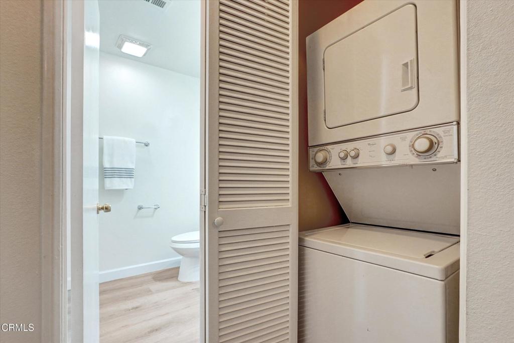 656 Sunfish Way Port Hueneme, CA 93041 - Photo 10 of 52 a utility room with dryer and washer
