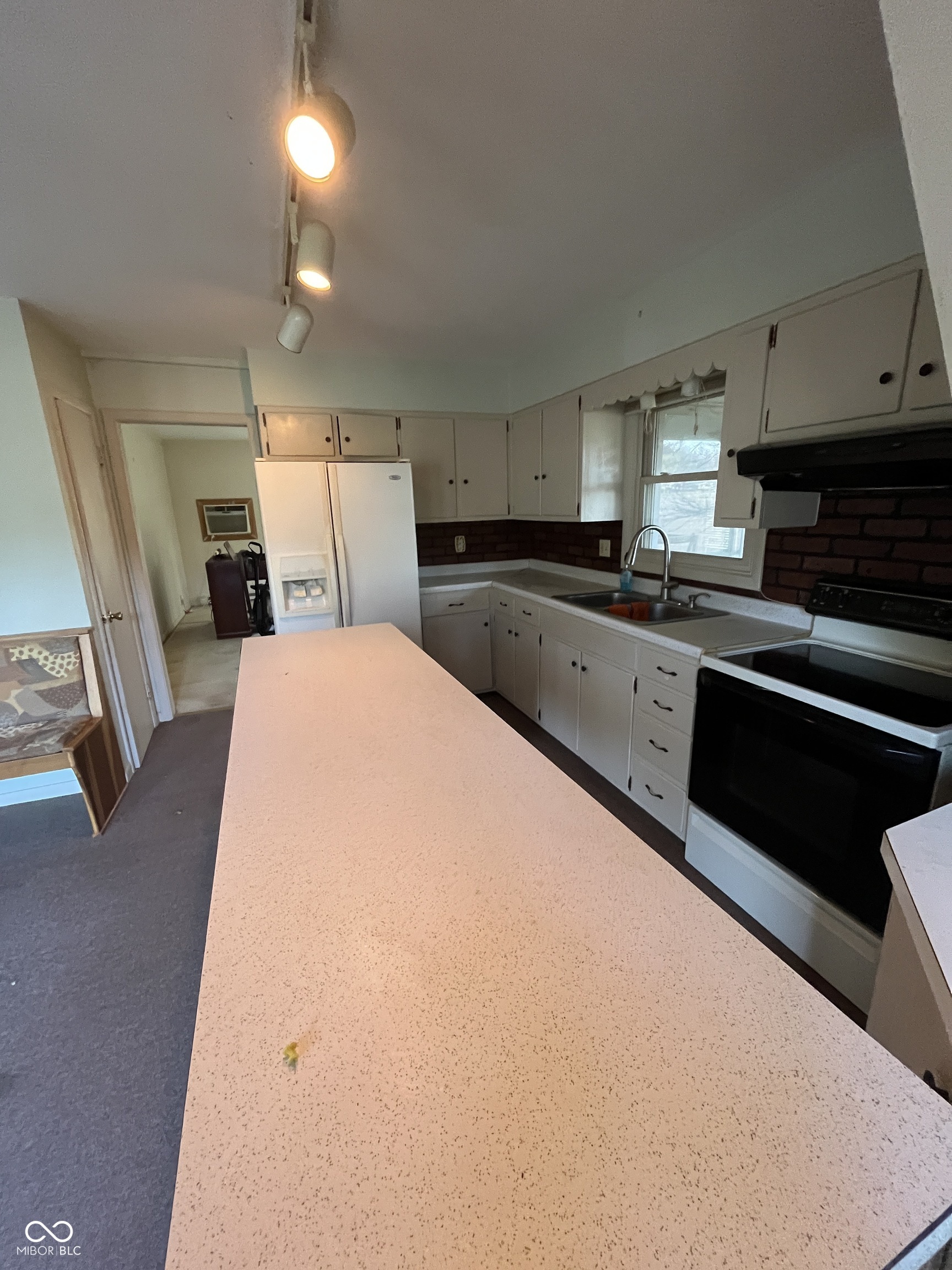 4007 Highway 46 Nashville, IN 47448 - Photo 5 of 121