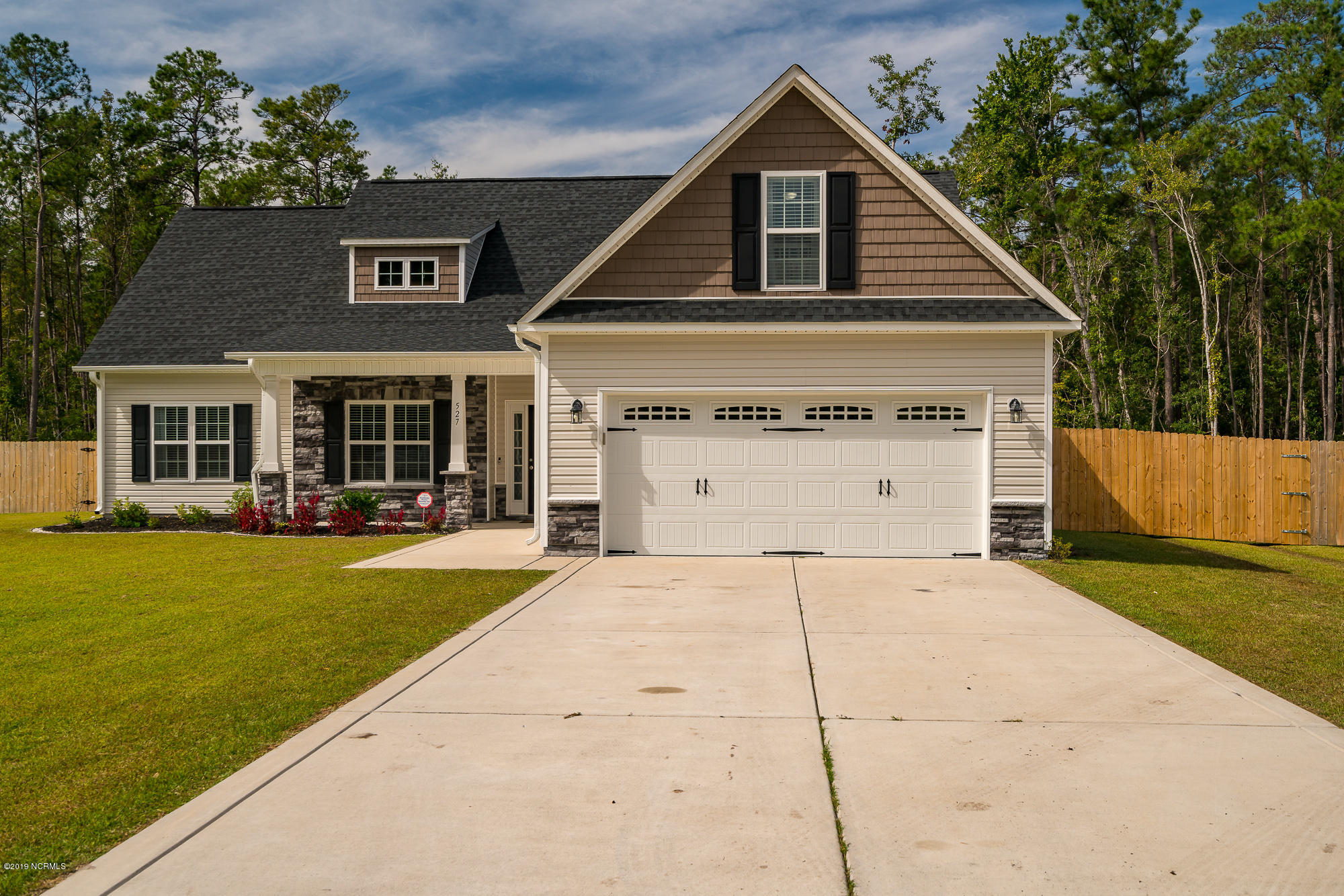 527 Stately Pines Road New Bern, NC 28560 - Photo 1 of 34 527 Stately Pines Road
