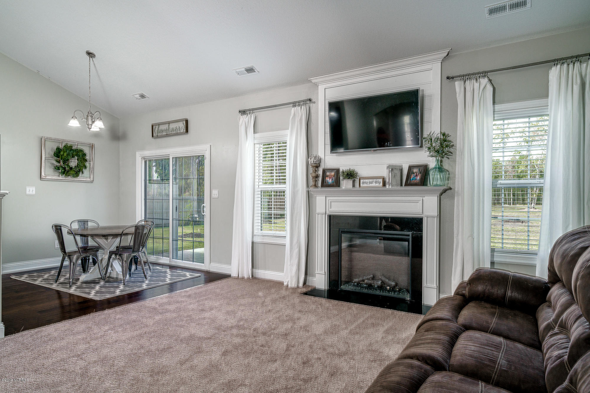 527 Stately Pines Road New Bern, NC 28560 - Photo 11 of 34 527 Stately Pines Road