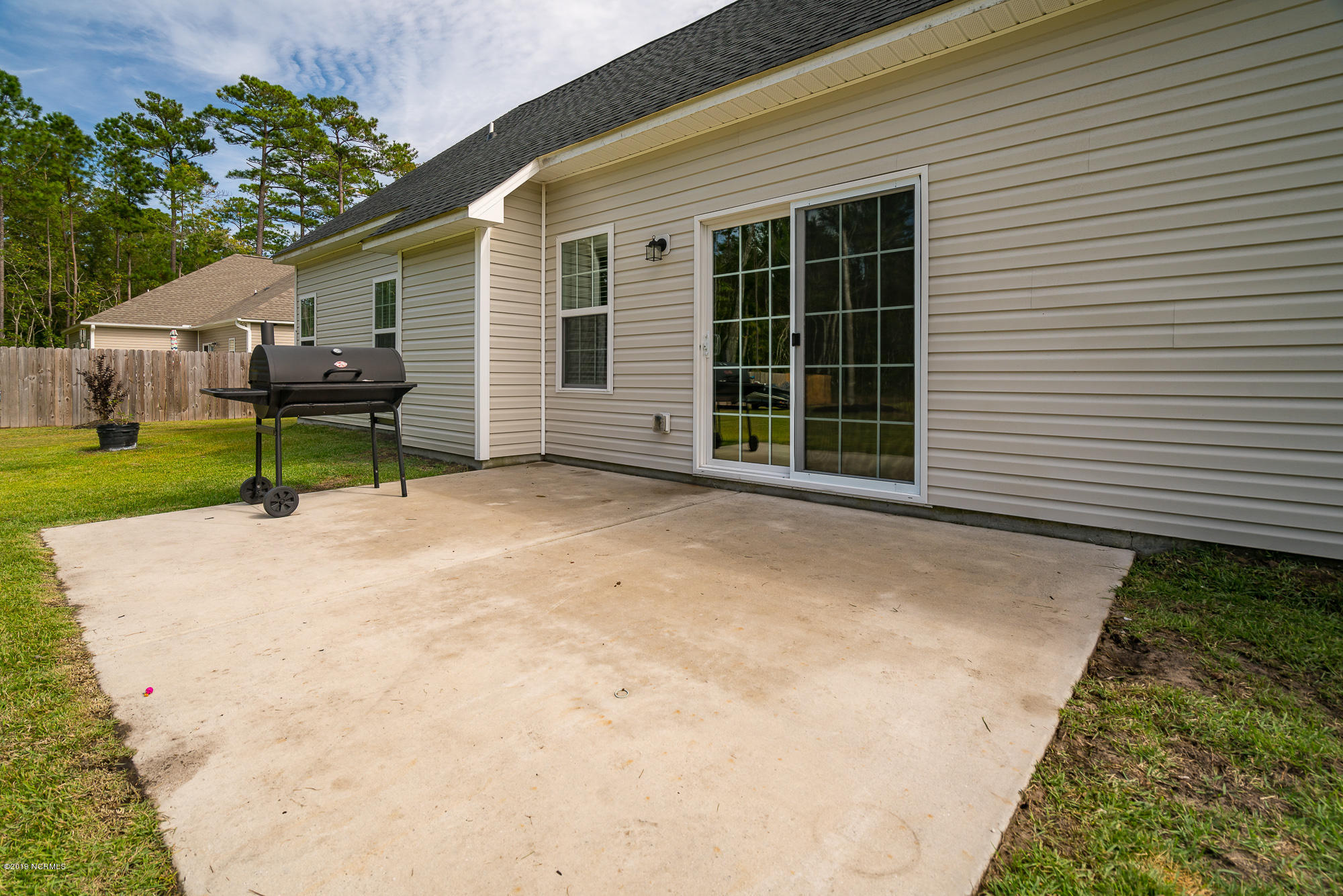 527 Stately Pines Road New Bern, NC 28560 - Photo 22 of 34 527 Stately Pines Road