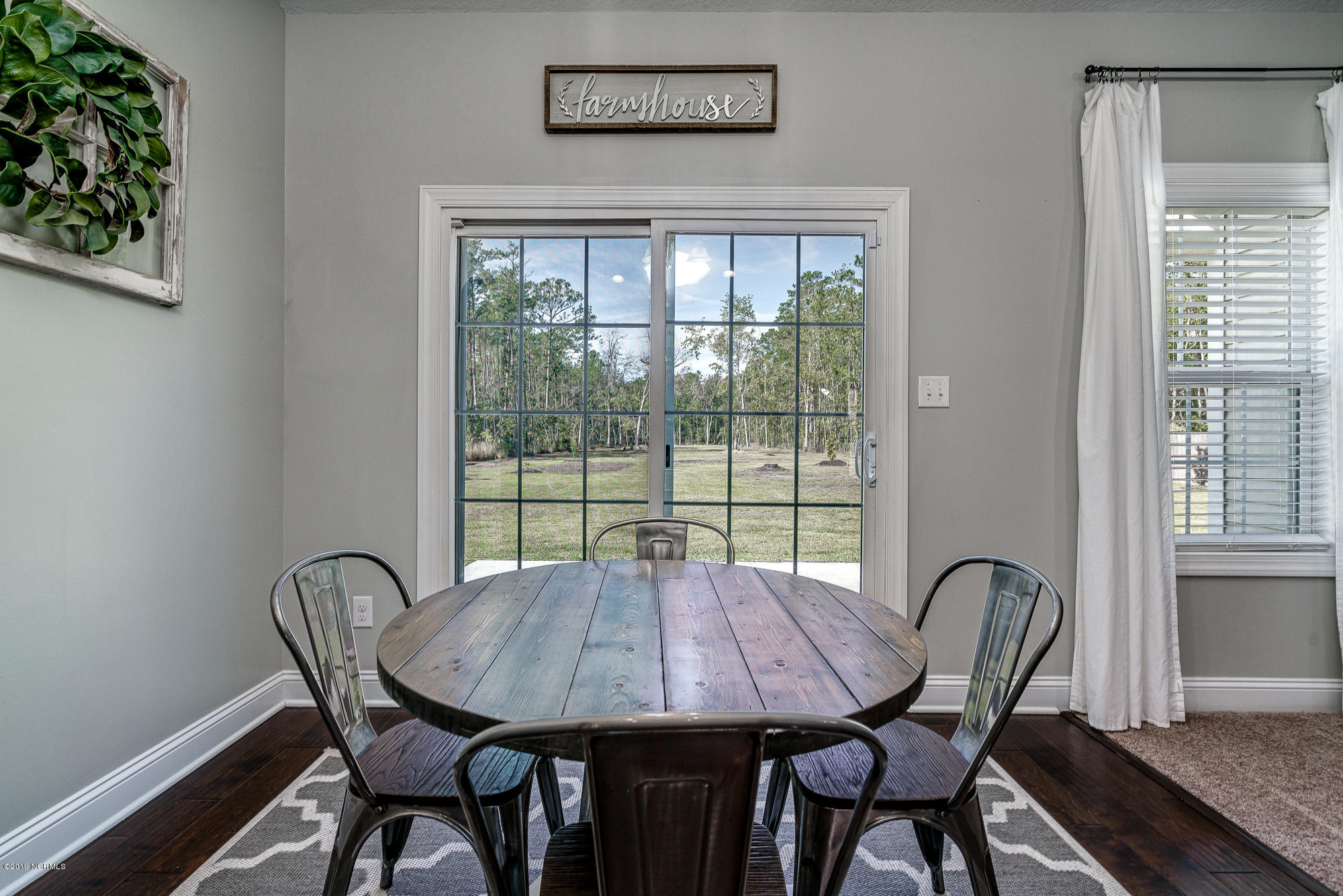 527 Stately Pines Road New Bern, NC 28560 - Photo 9 of 34 527 Stately Pines Road