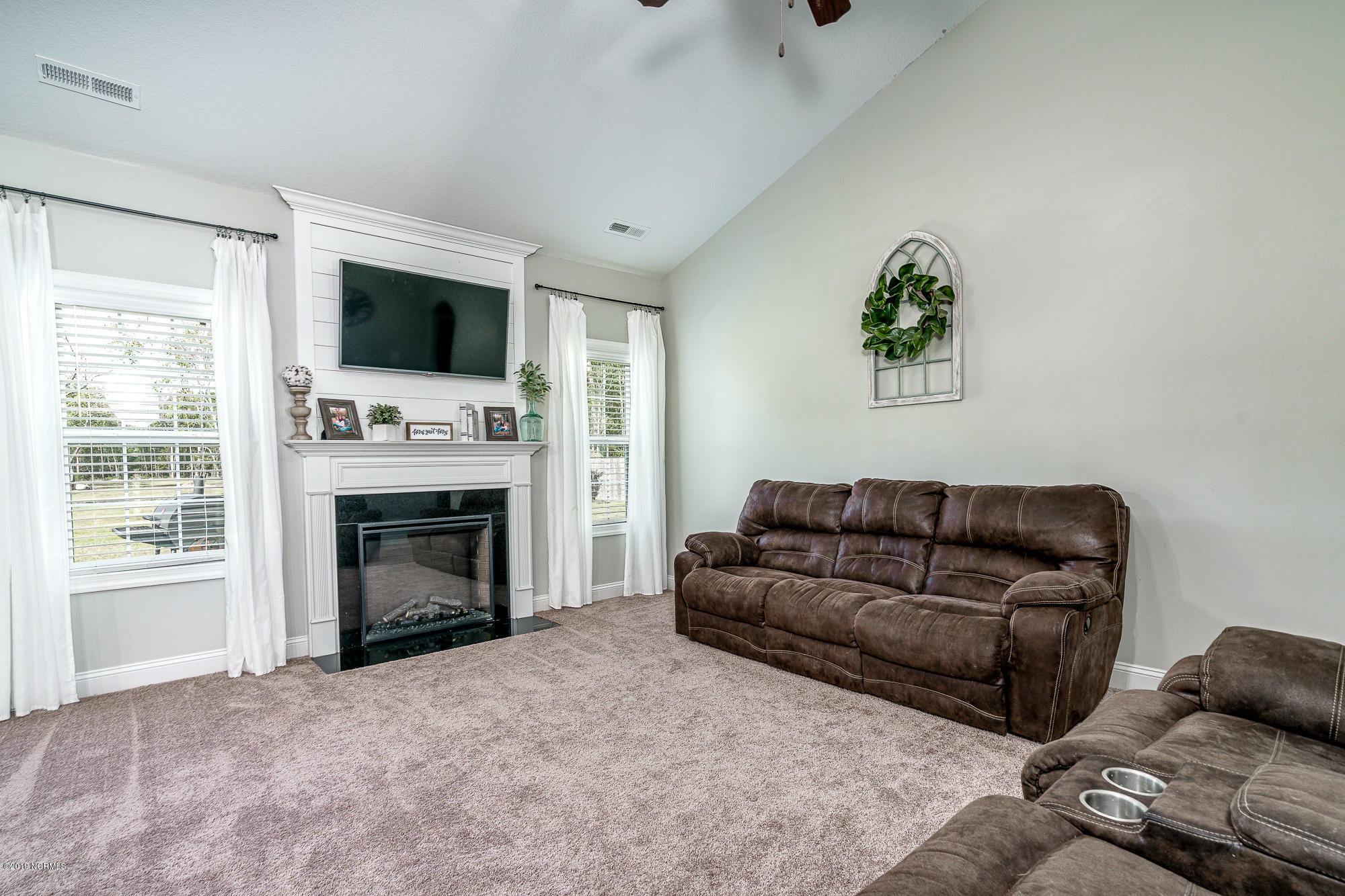 527 Stately Pines Road New Bern, NC 28560 - Photo 10 of 34 527 Stately Pines Road