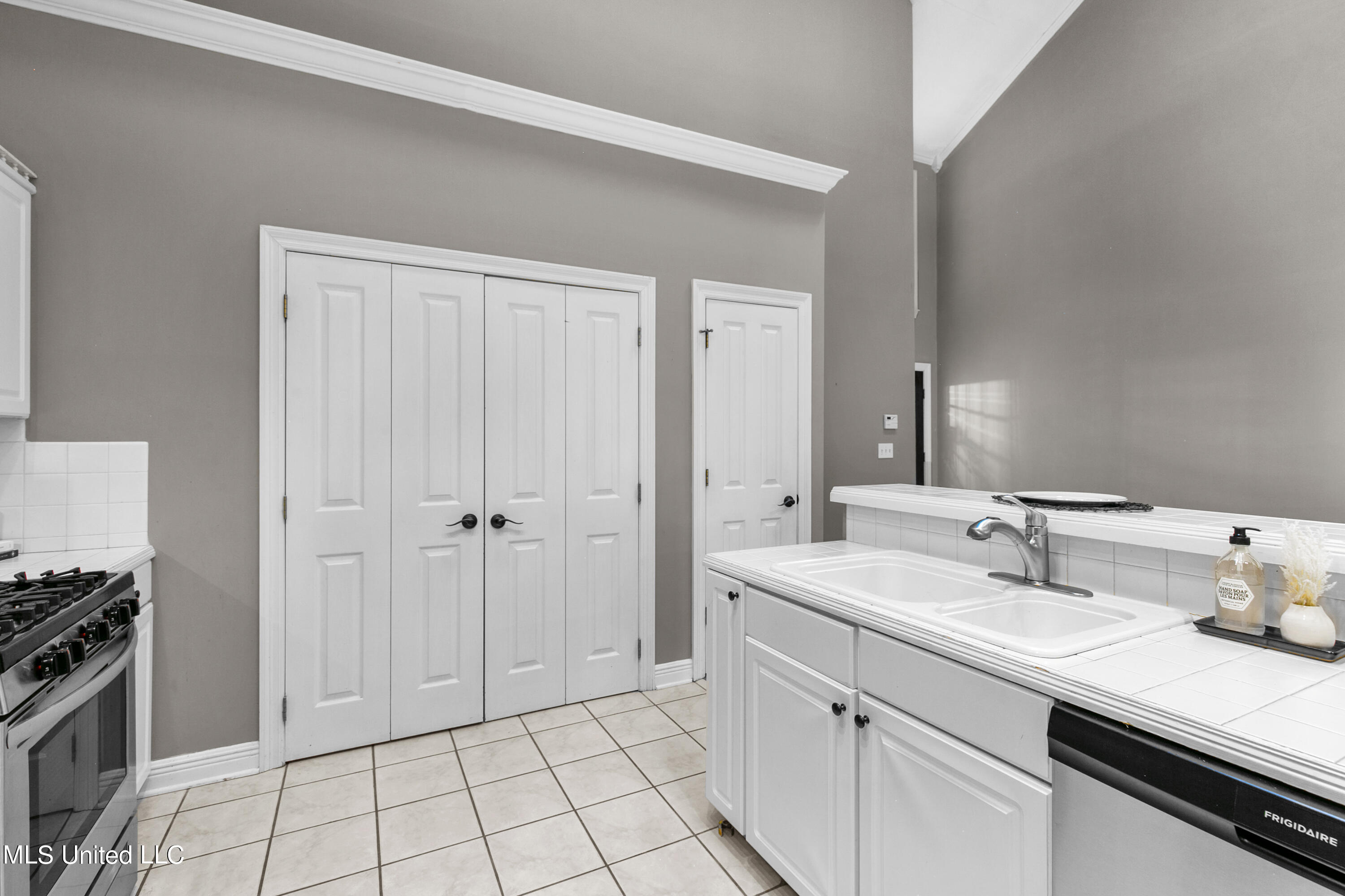 17 Charleston Circle Brandon, MS 39047 - Photo 16 of 51 17 Charleston Cir-16 (1)