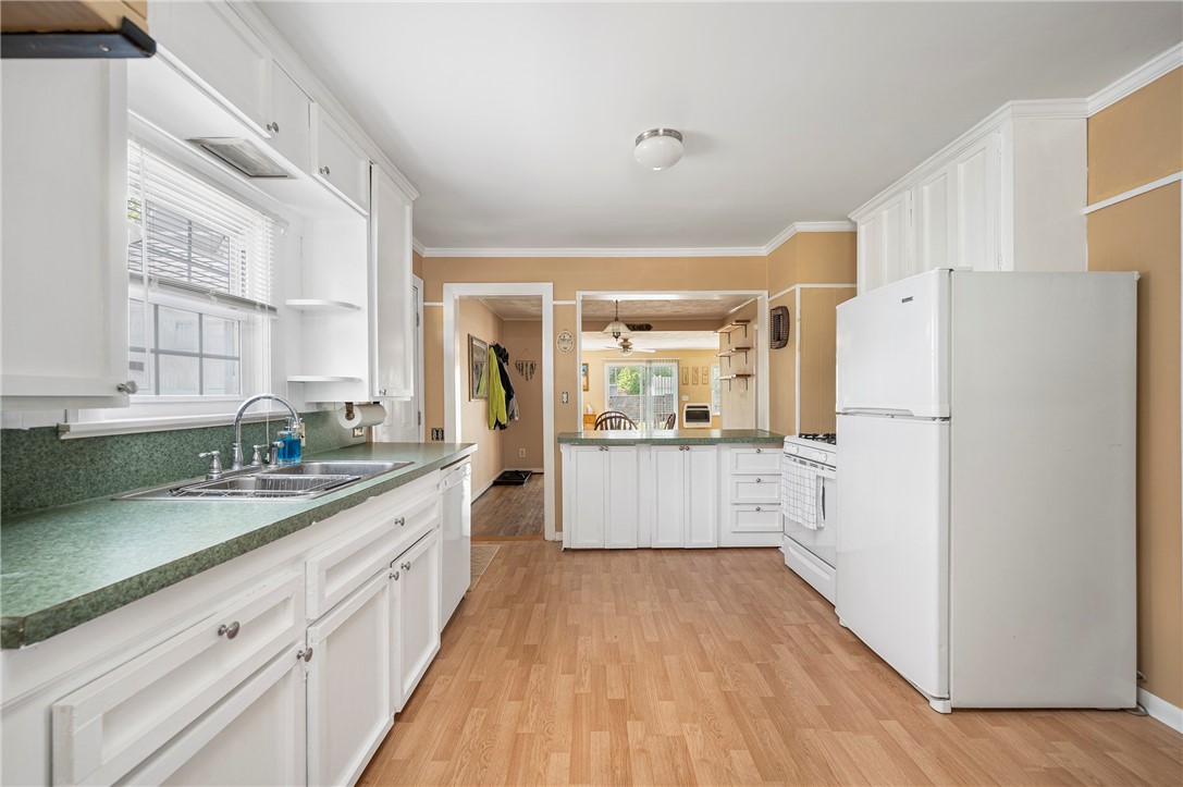 67 Sand Pond Road Warwick, RI 02888 - Photo 15 of 32