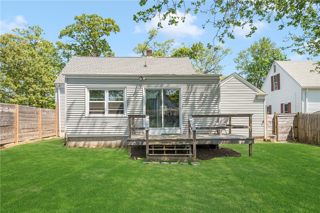 67 Sand Pond Road Warwick, RI 02888 - Photo 6 of 32