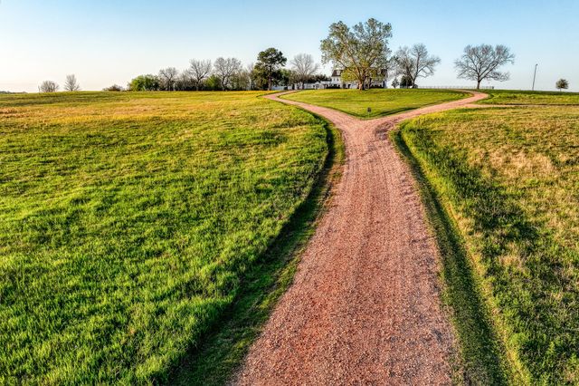 $4,100,000 | 3401 US Highway 290 East, Brenham, TX 77833