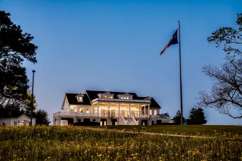 $4,100,000 | 3401 US Highway 290 East, Brenham, TX 77833