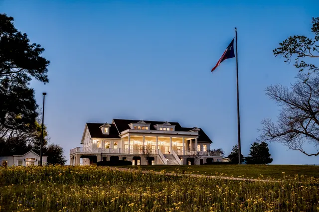 $4,100,000 | 3401 US Highway 290 East, Brenham, TX 77833