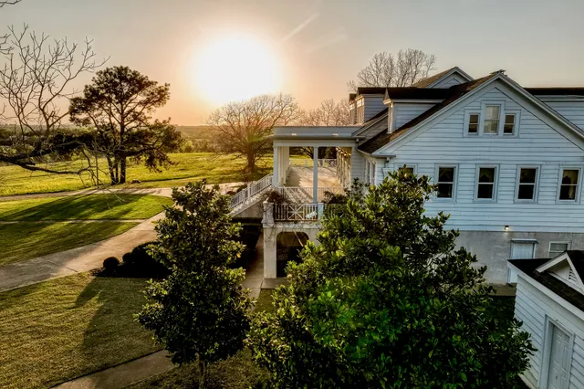 $4,100,000 | 3401 US Highway 290 East, Brenham, TX 77833