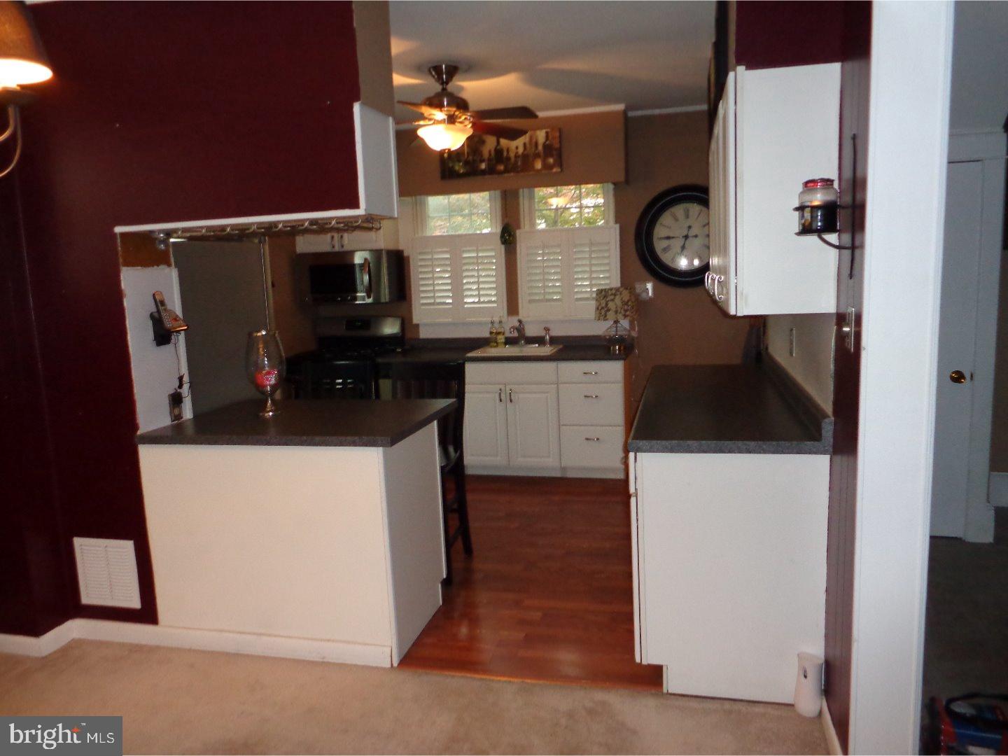 323 Center Avenue Riverside, NJ 08075 - Photo 7 of 14 Kitchen