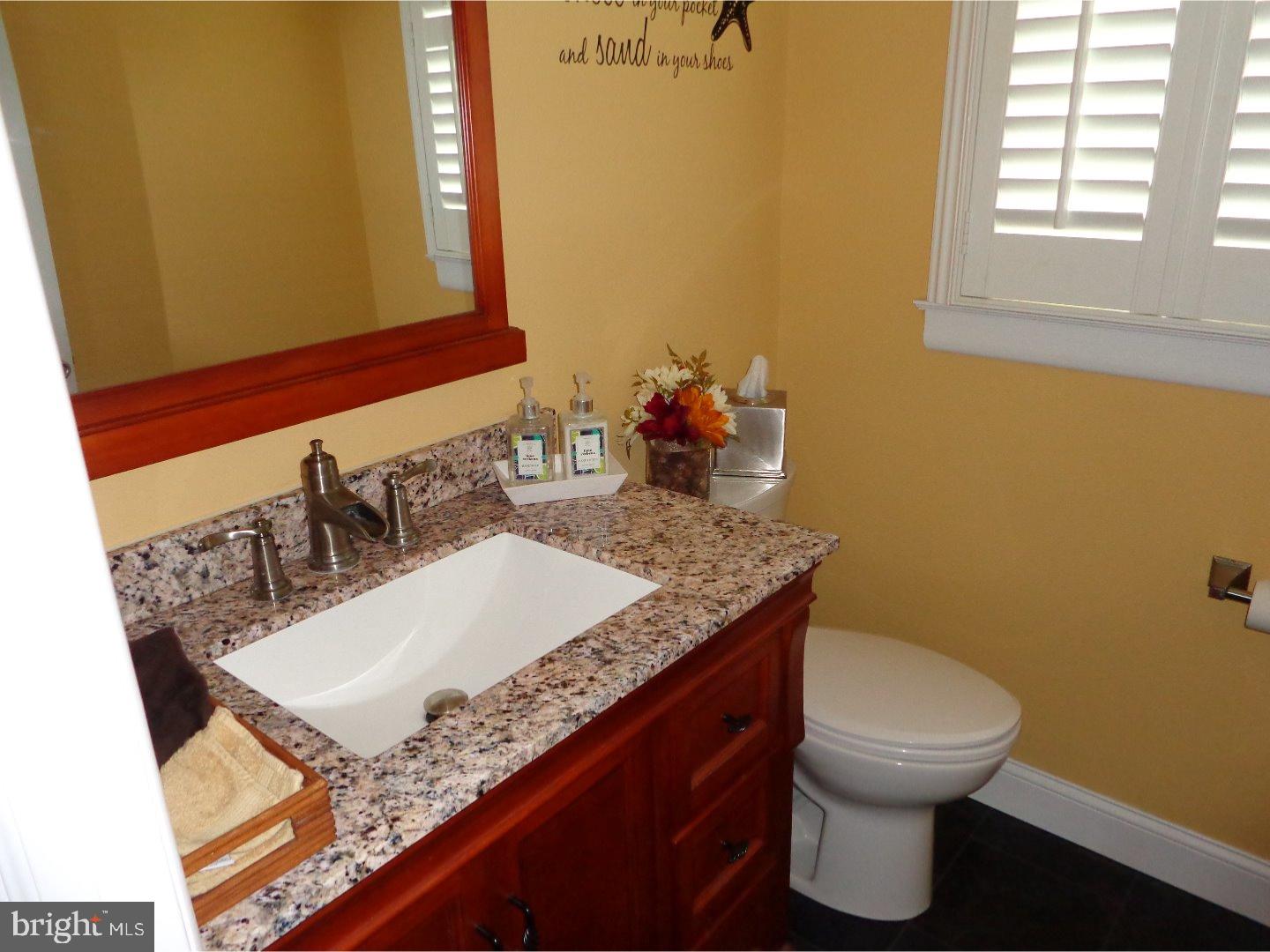 323 Center Avenue Riverside, NJ 08075 - Photo 10 of 14 Bathroom