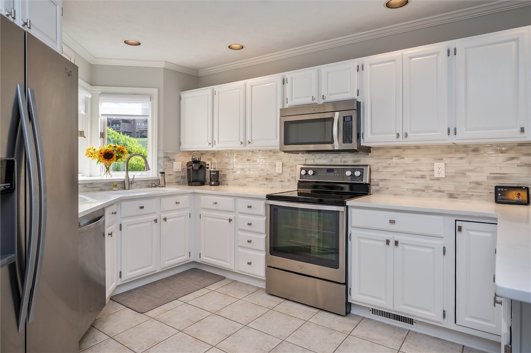 629 Midship Circle Webster, NY 14580 - Photo 12 of 50