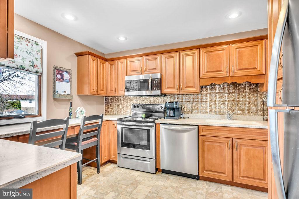 672 West Spring Street Fleetwood, PA 19522 - Photo 11 of 36