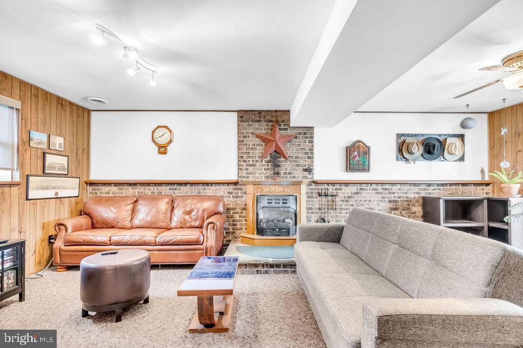 672 West Spring Street Fleetwood, PA 19522 - Photo 14 of 36