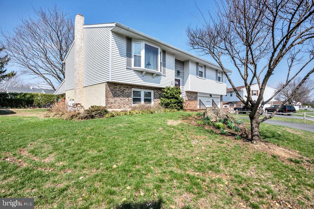 672 West Spring Street Fleetwood, PA 19522 - Photo 3 of 36