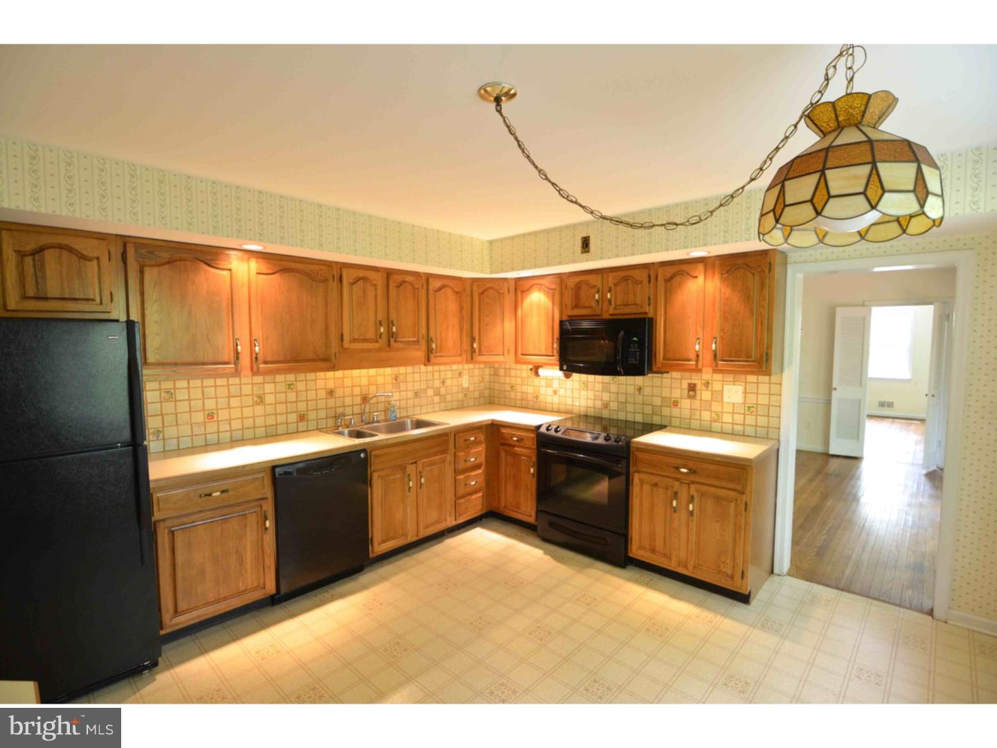 1053 Tenby Road Berwyn, PA 19312 - Photo 11 of 24 Kitchen