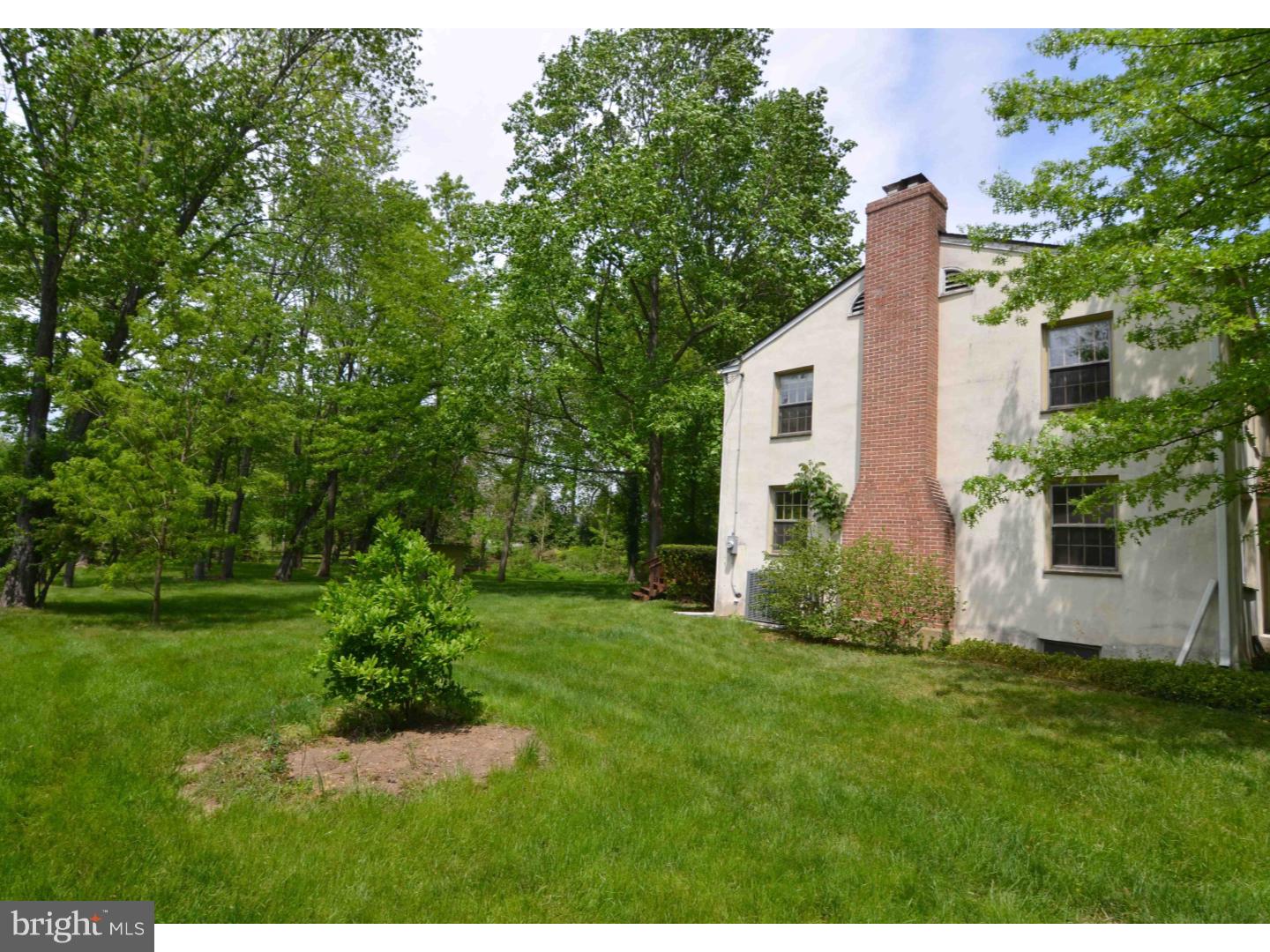 1053 Tenby Road Berwyn, PA 19312 - Photo 4 of 24 Exterior Side