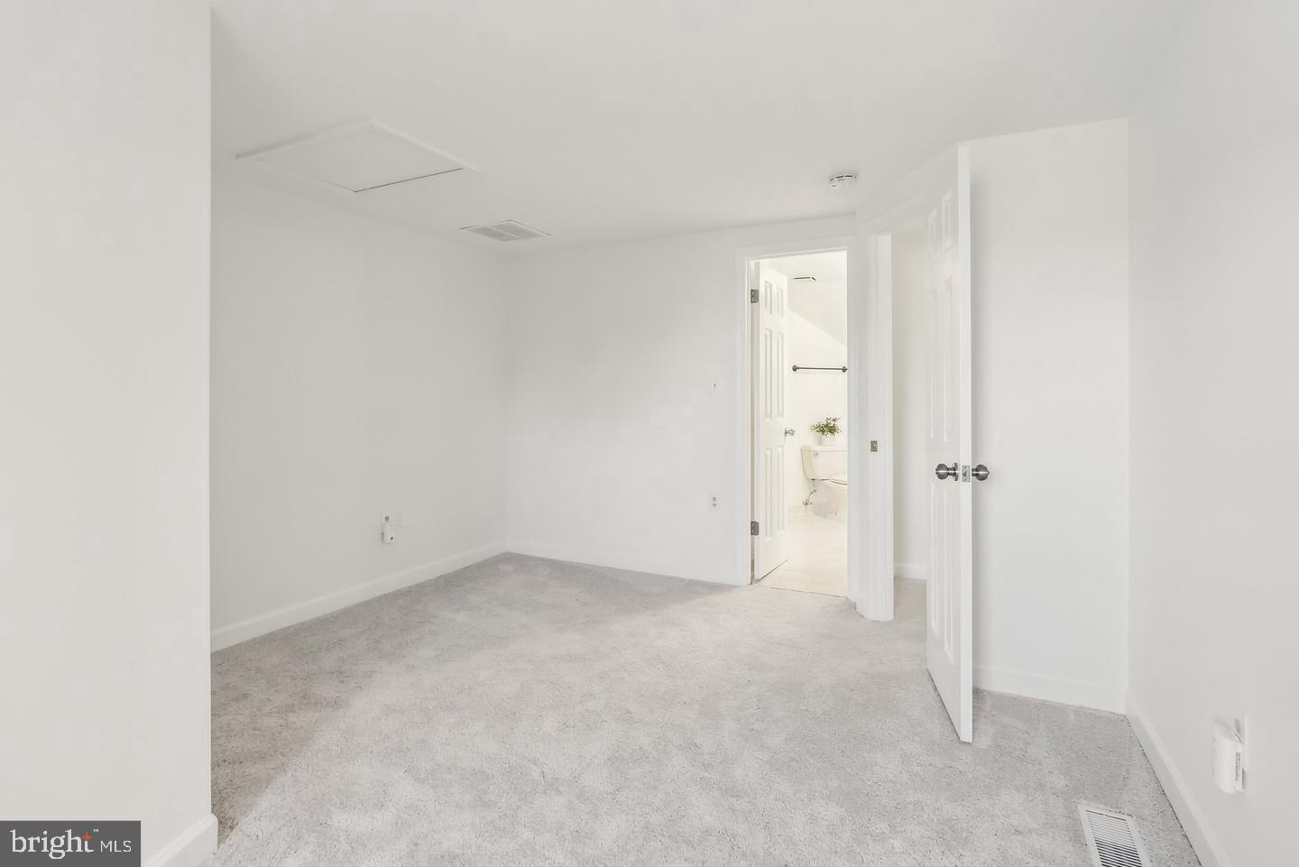 695 West Glebe Road Alexandria, VA 22305 - Photo 20 of 35 Gallery Image 20