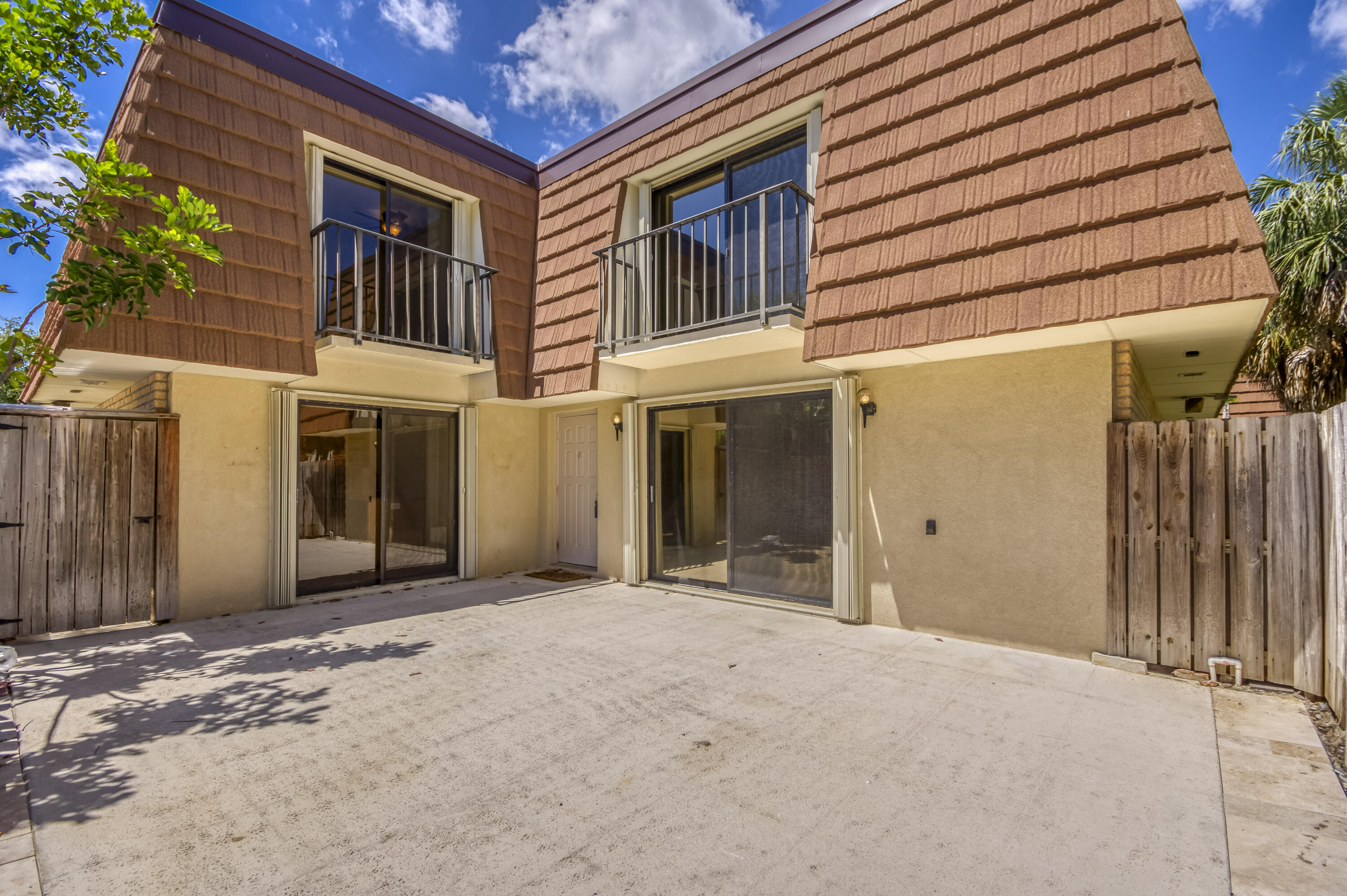 2414 24th Court Jupiter, FL 33477 - Photo 4 of 27 IMG-4