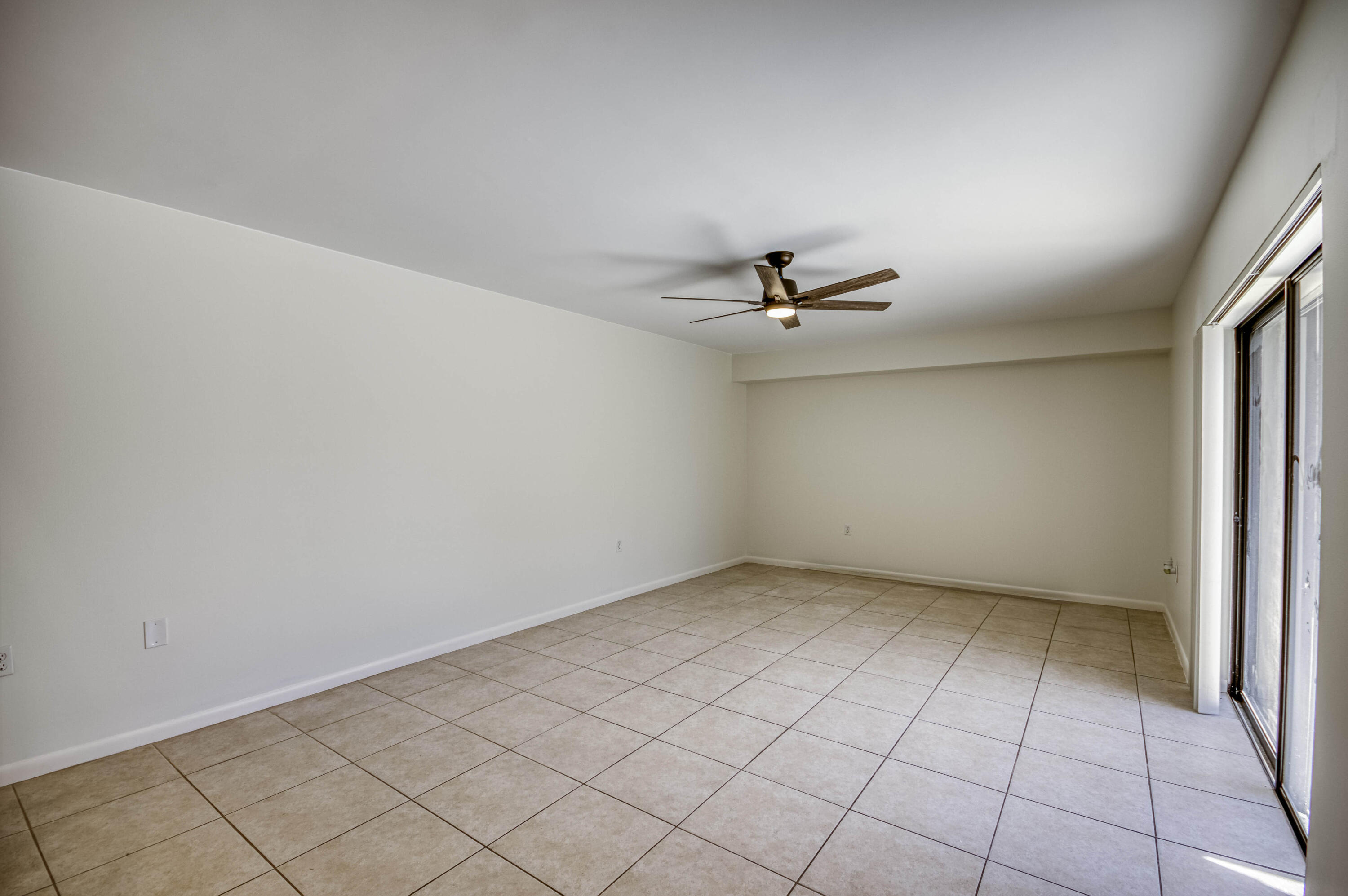 2414 24th Court Jupiter, FL 33477 - Photo 5 of 27 IMG-5