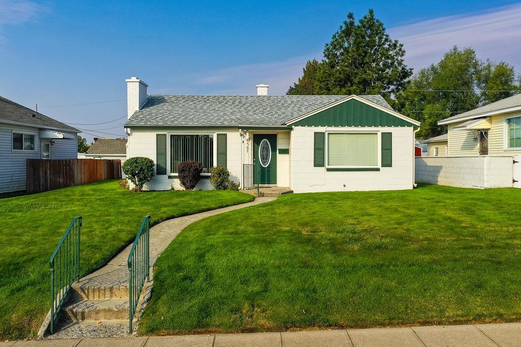 4707 North Elm Street Spokane, WA 99205 - Photo 2 of 24