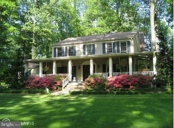 719 Forest Park Road Great Falls, VA 22066 - Photo 1 of 27 Exterior (Front)