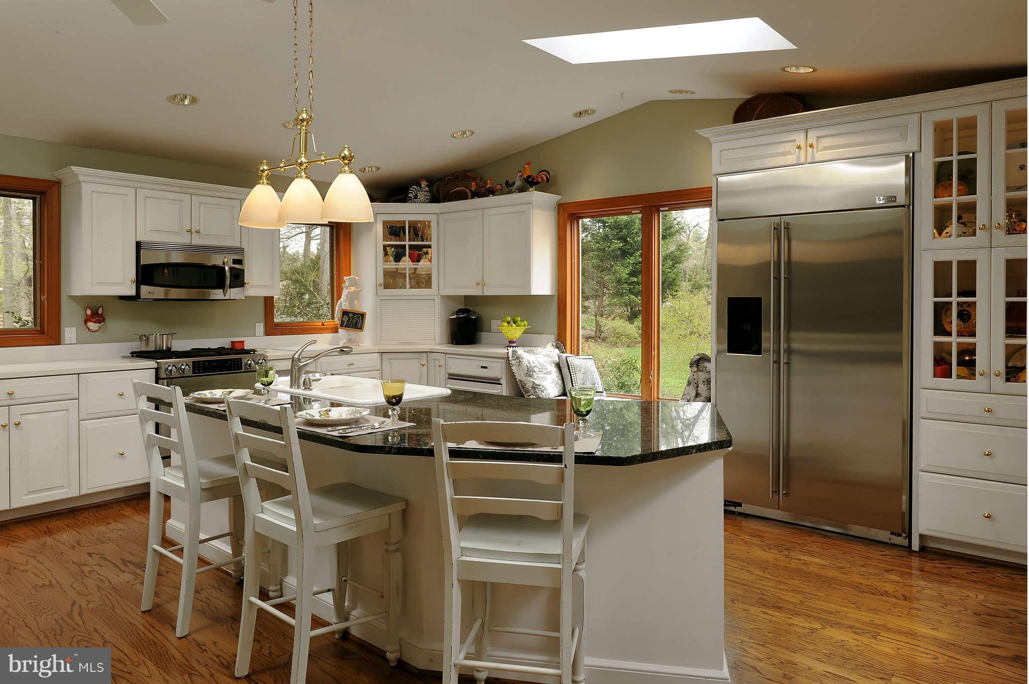 719 Forest Park Road Great Falls, VA 22066 - Photo 3 of 27 Kitchen