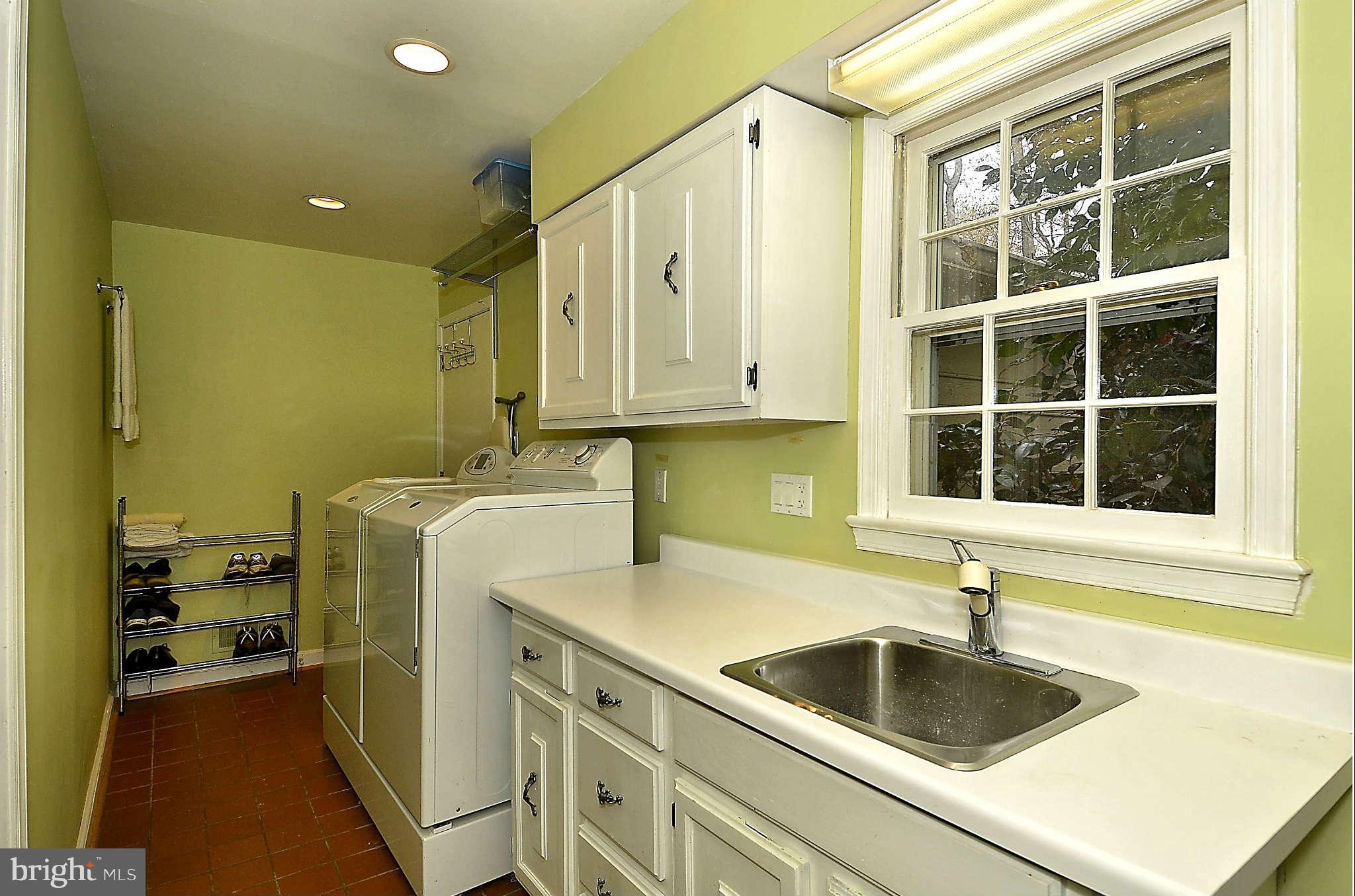 719 Forest Park Road Great Falls, VA 22066 - Photo 22 of 27 Interior (General)