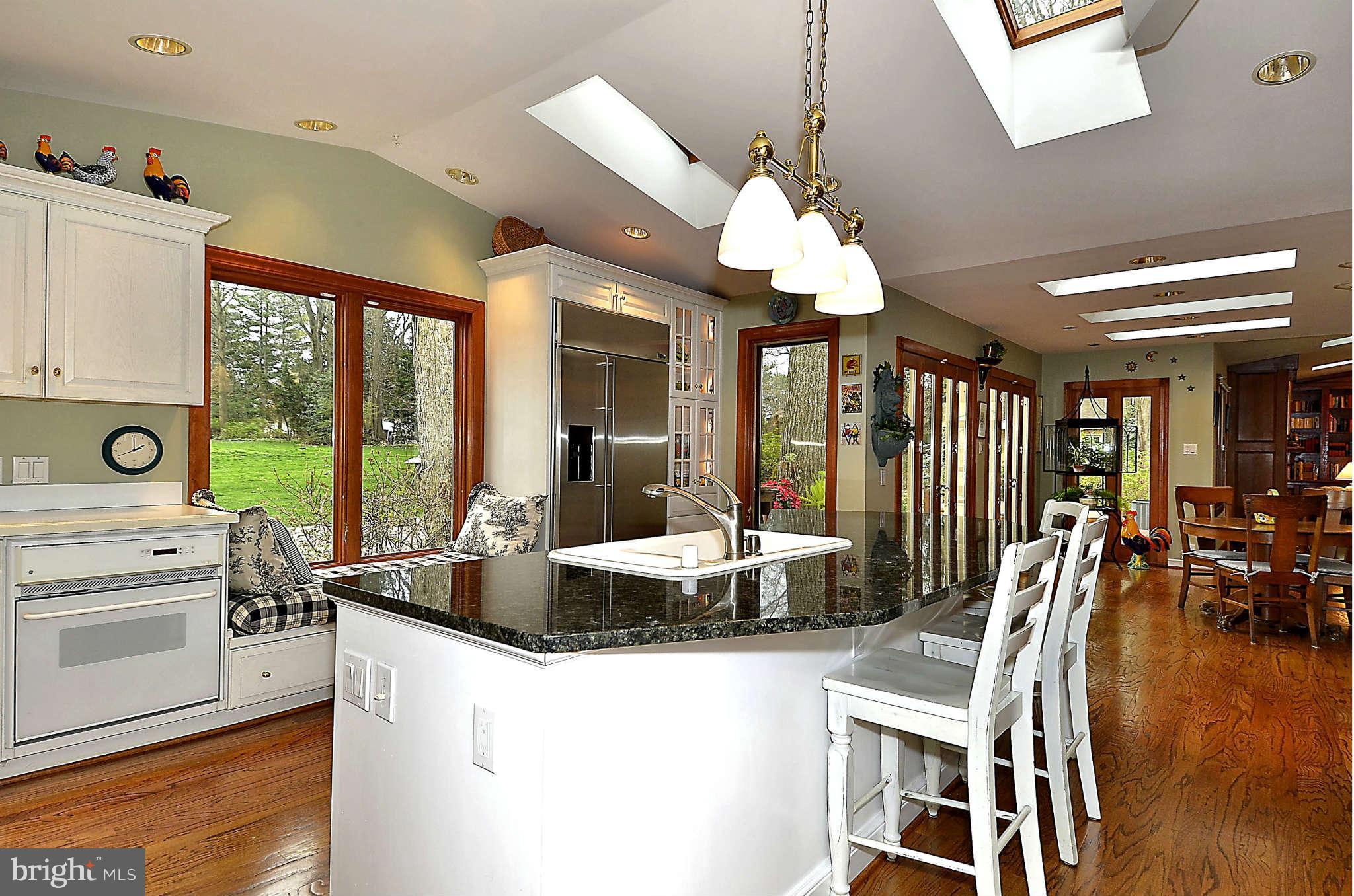 719 Forest Park Road Great Falls, VA 22066 - Photo 4 of 27 Kitchen