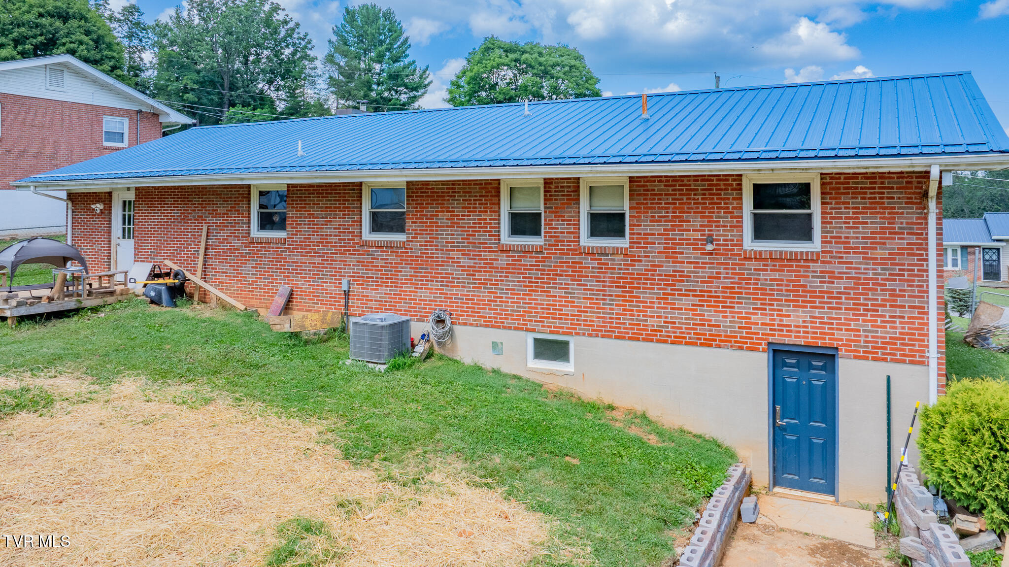 141 East Central Bristol, TN 37620 - Photo 38 of 40 dji_fly_20260708_151900_0649_17835384174