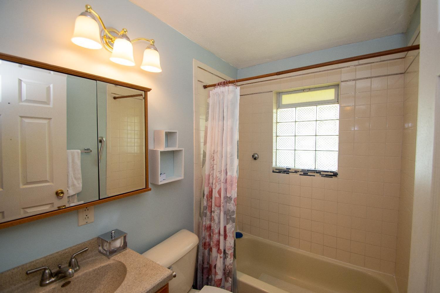 687 Castro Lane Springdale, OH 45246 - Photo 18 of 24