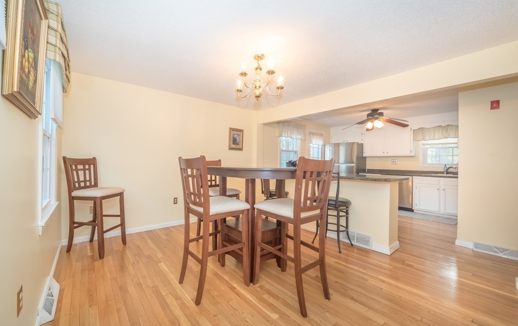 79 Outlook Road Billerica, MA 01862 - Photo 8 of 28 Gallery Image 8