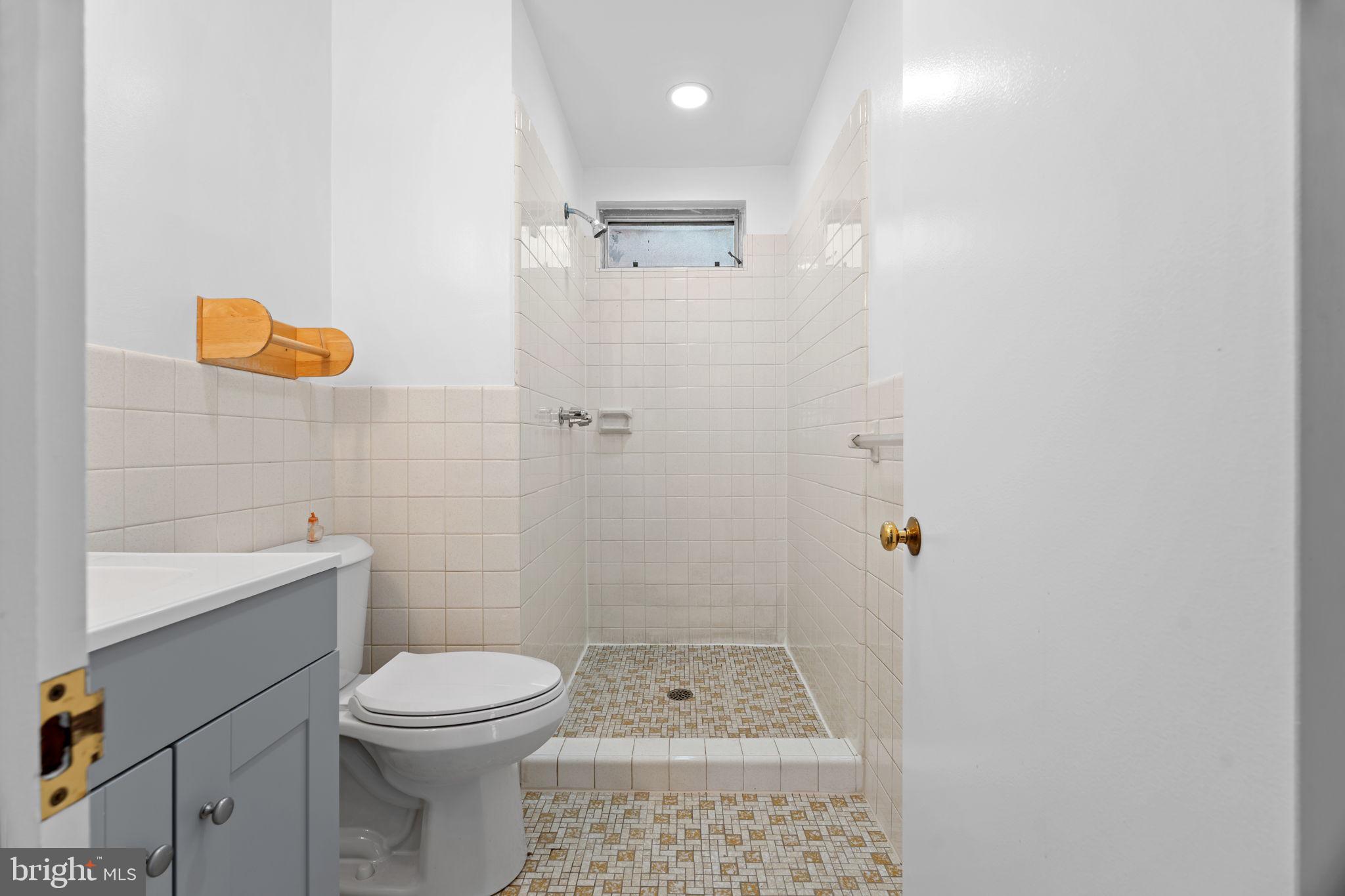 906 Rhawn Street Philadelphia, PA 19111 - Photo 15 of 26 Gallery Image 15