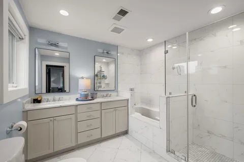 $1,049,000 | 435 East 3rd Street, Unit 2, Boston, MA 02127