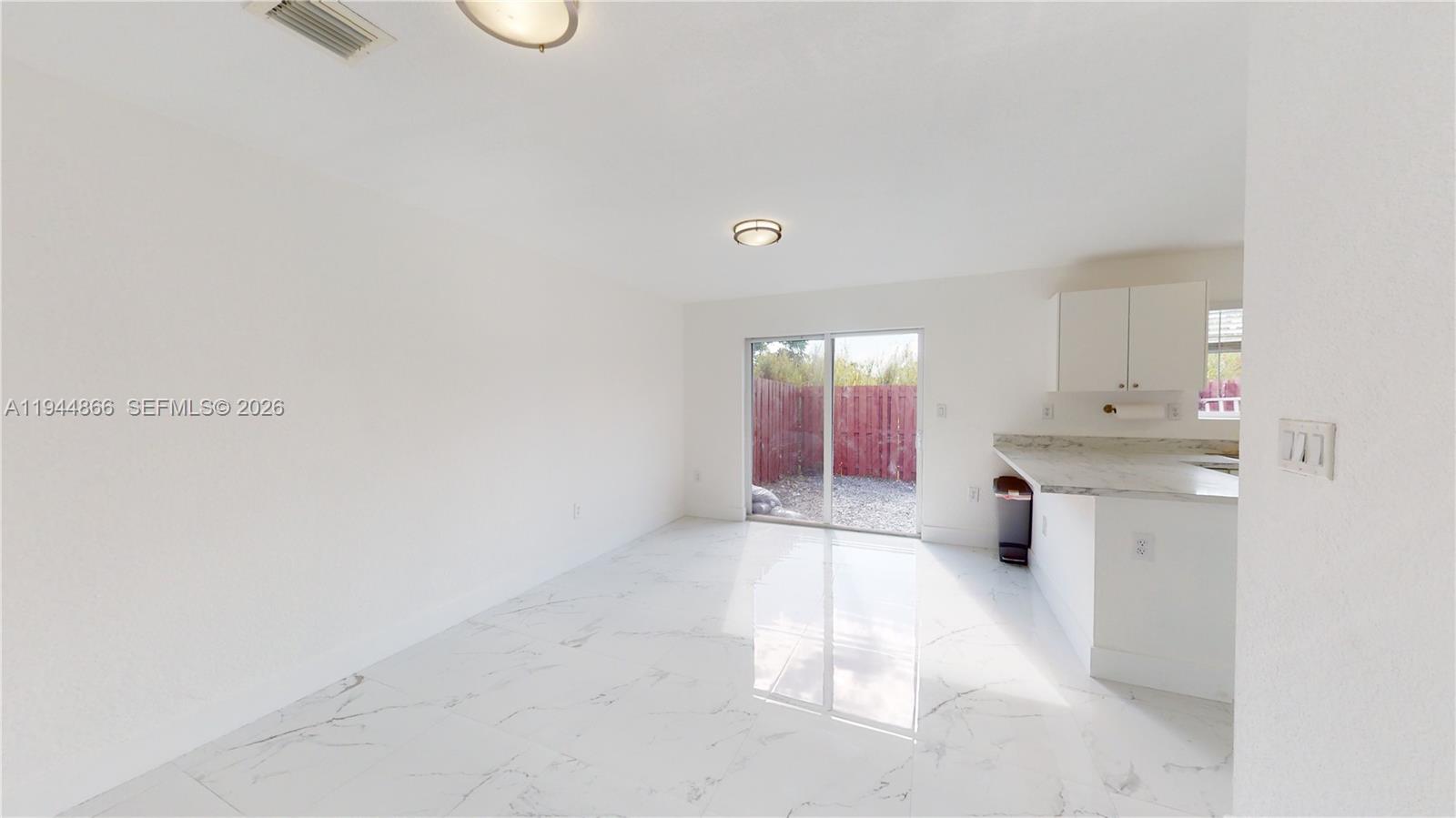 618 Southwest 2nd Place Florida City, FL 33034 - Photo 5 of 33