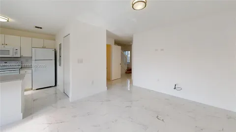 $298,000 | 618 Southwest 2nd Place, Unit 1060, Florida City, FL 33034