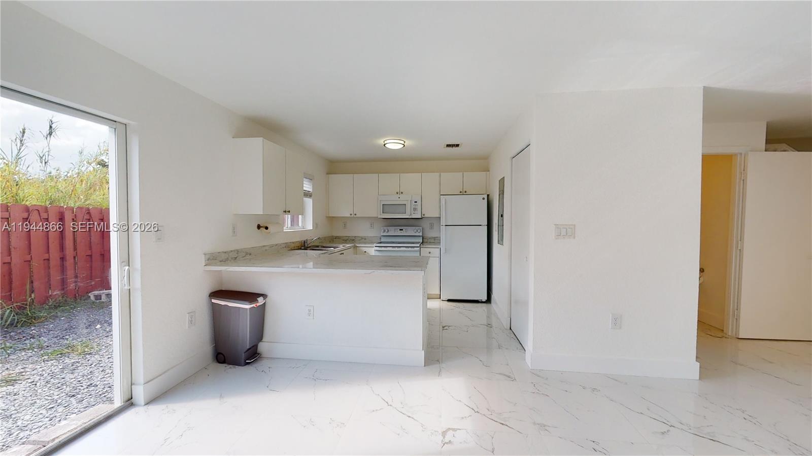 618 Southwest 2nd Place Florida City, FL 33034 - Photo 8 of 33