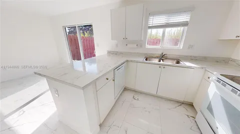 $298,000 | 618 Southwest 2nd Place, Unit 1060, Florida City, FL 33034