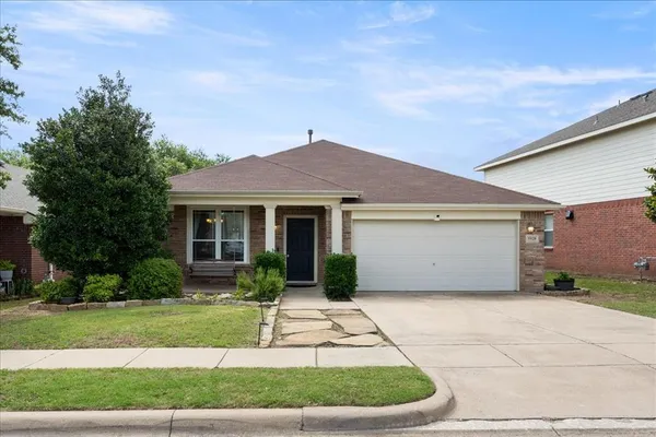 $2,200 | 5920 Westgate Drive, Fort Worth, TX 76179