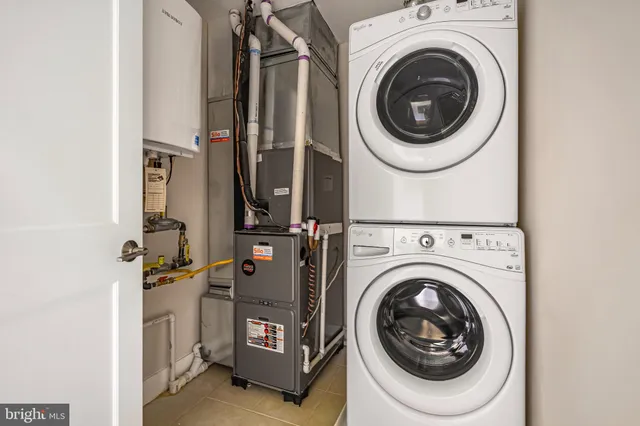 a car parked in front of a building