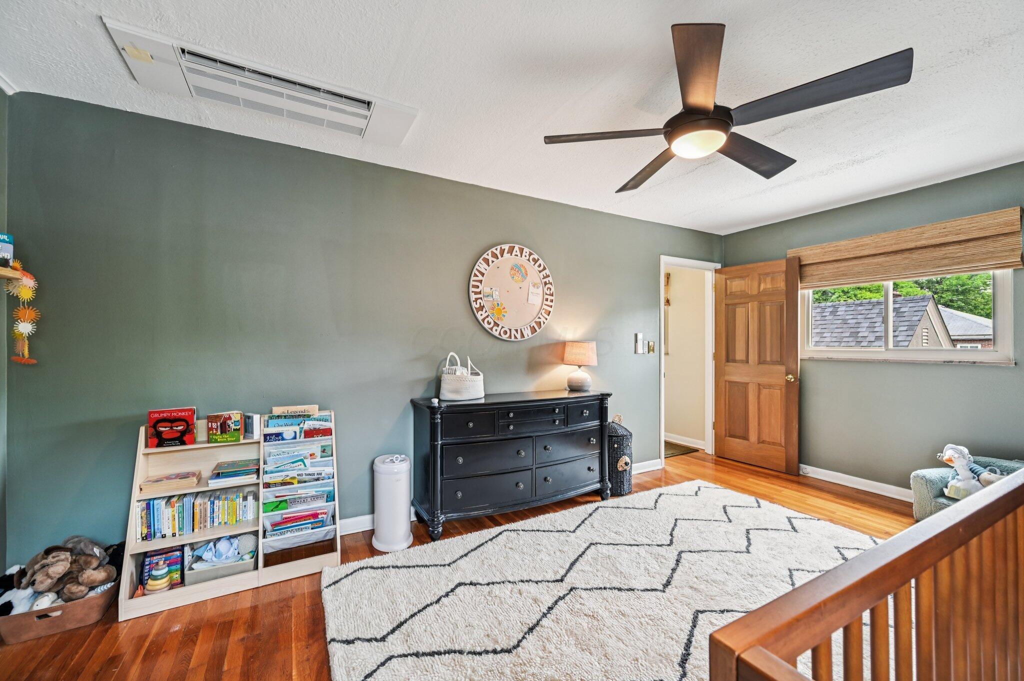 1537 Barrington Road Columbus, OH 43221 - Photo 20 of 49 20-web-or-mls-Barrington Rd-1006-020