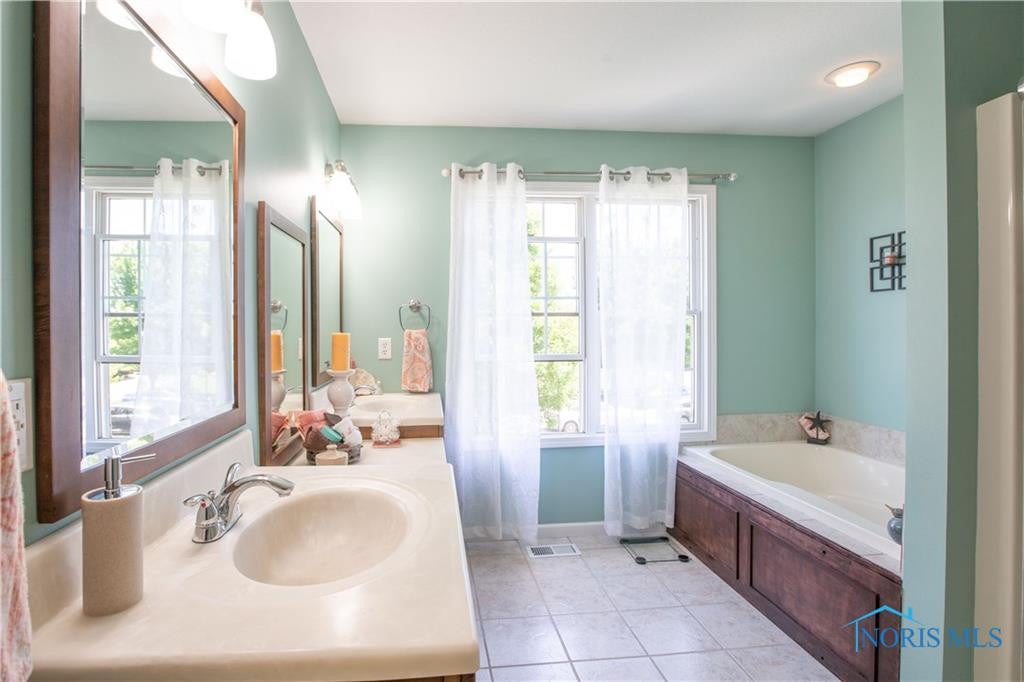 4208 Ranchers Circle Maumee, OH 43537 - Photo 23 of 50 Gallery Image 23