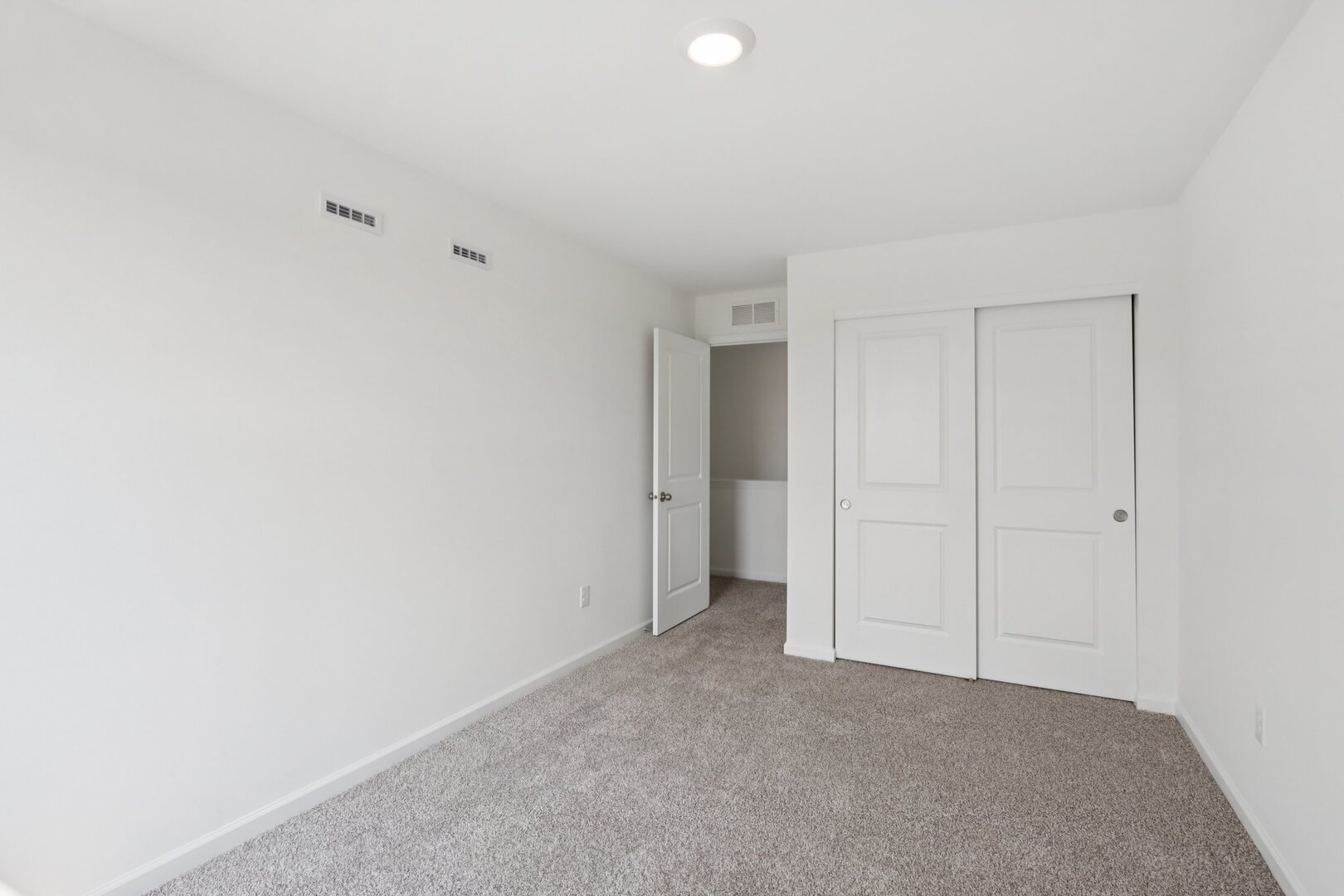 6719 Applegate Drive Plainfield, IL 60586 - Photo 22 of 39 a view of an empty room